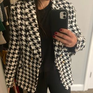 Zara jacket black white good button details